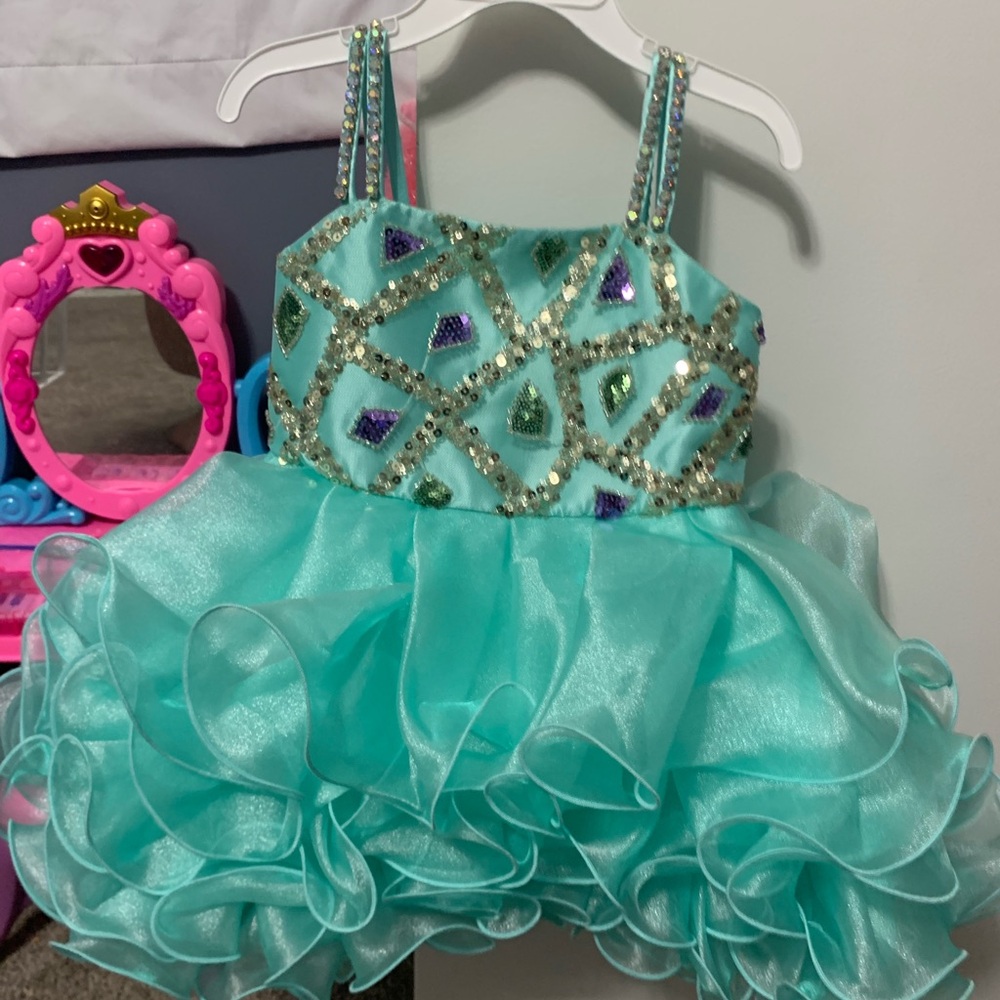 Mark defang 2t teal pageant dress